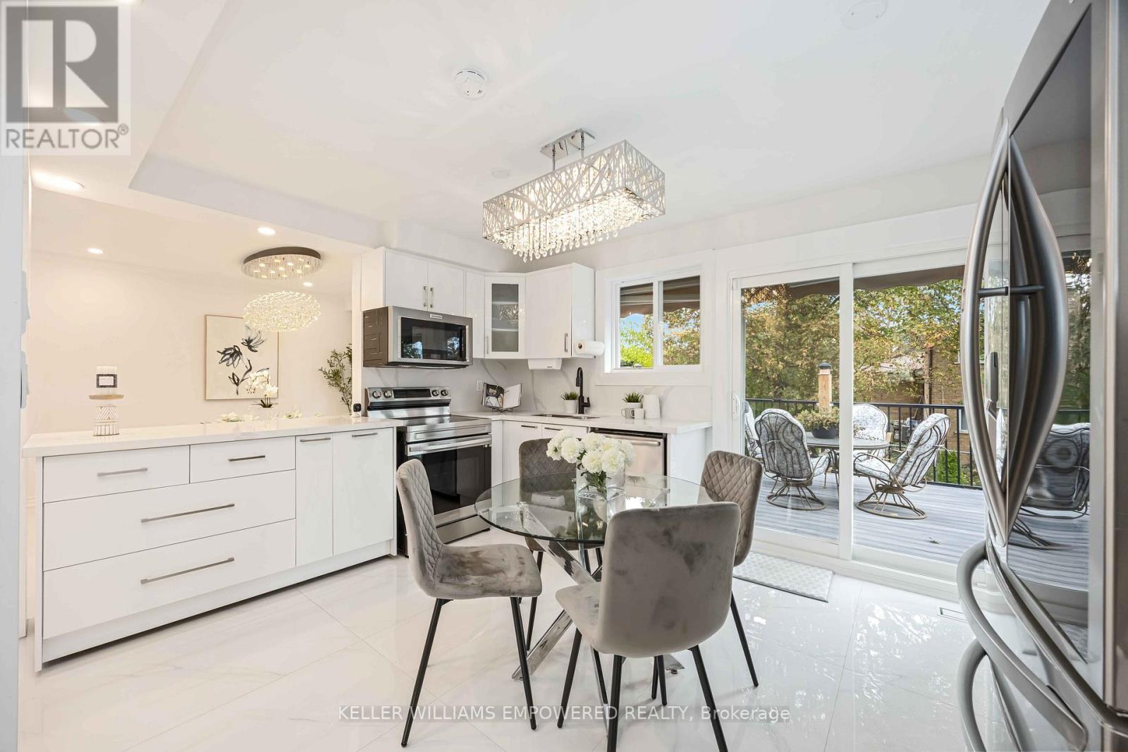 112 Kingslake Road, Toronto, Ontario  M2J 3E8 - Photo 15 - C12713144