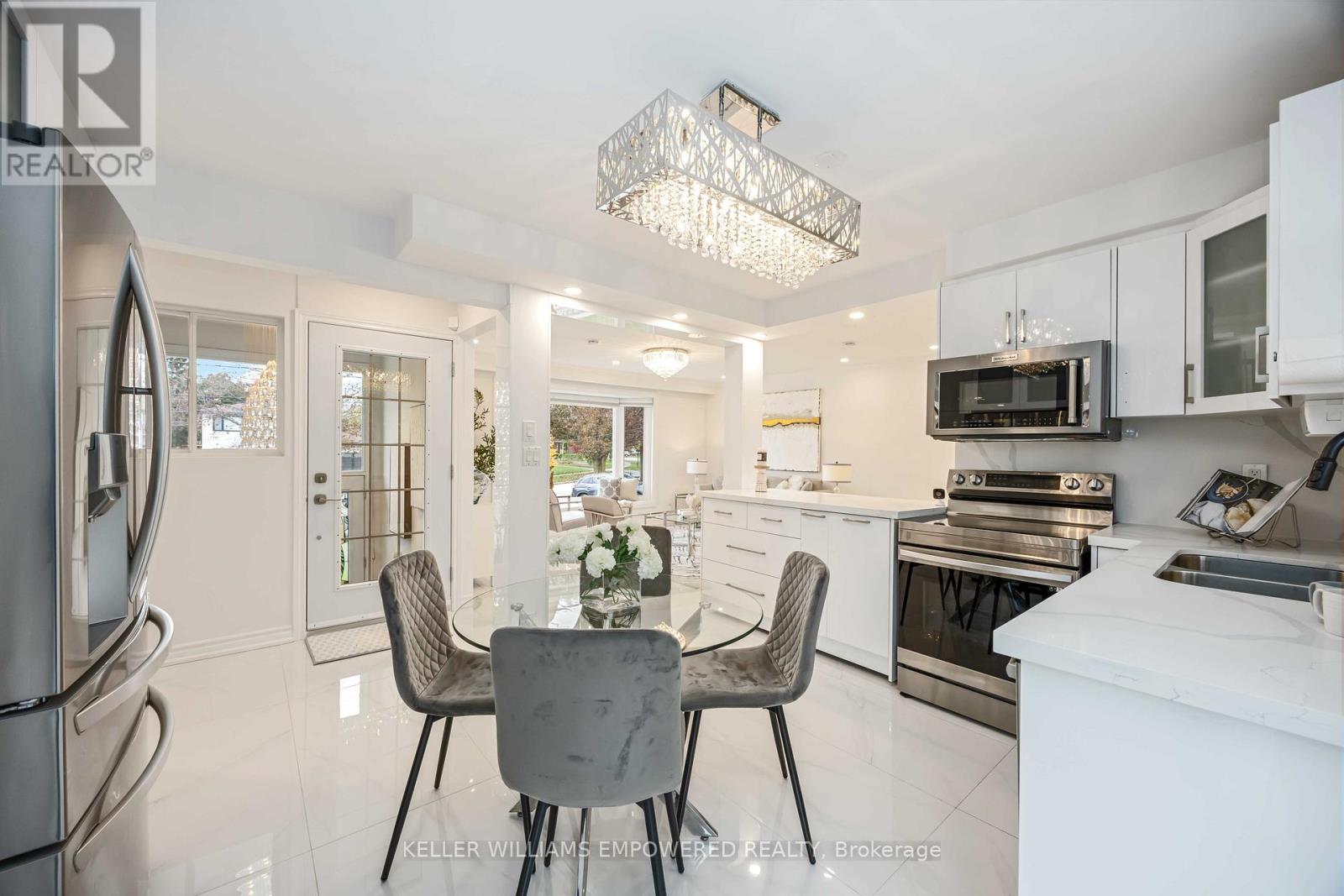 112 Kingslake Road, Toronto, Ontario  M2J 3E8 - Photo 16 - C12713144