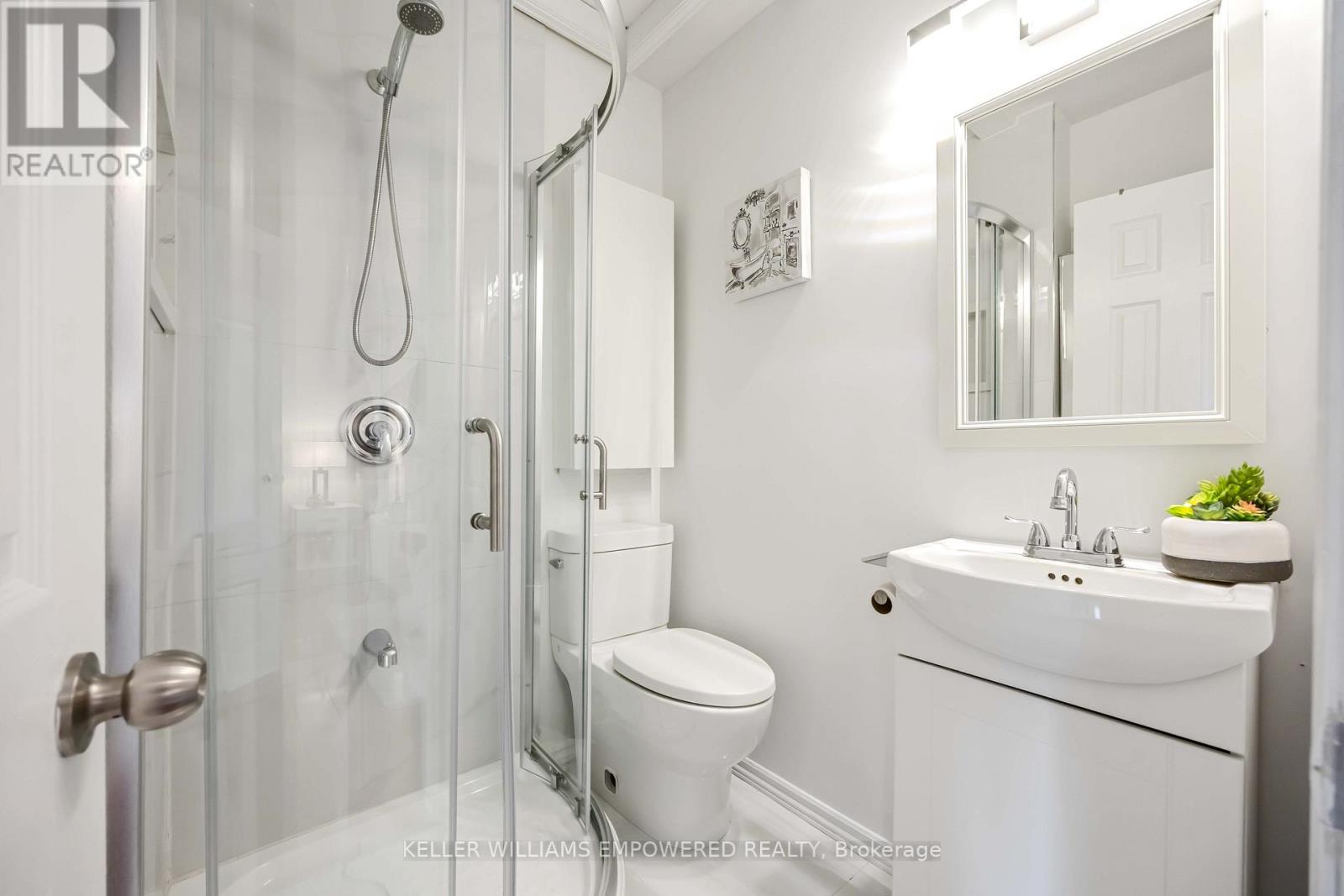 112 Kingslake Road, Toronto, Ontario  M2J 3E8 - Photo 19 - C12713144