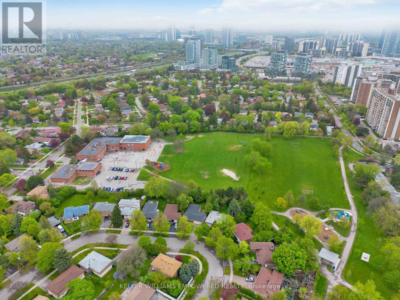 112 Kingslake Road, Toronto, Ontario  M2J 3E8 - Photo 8 - C12713144