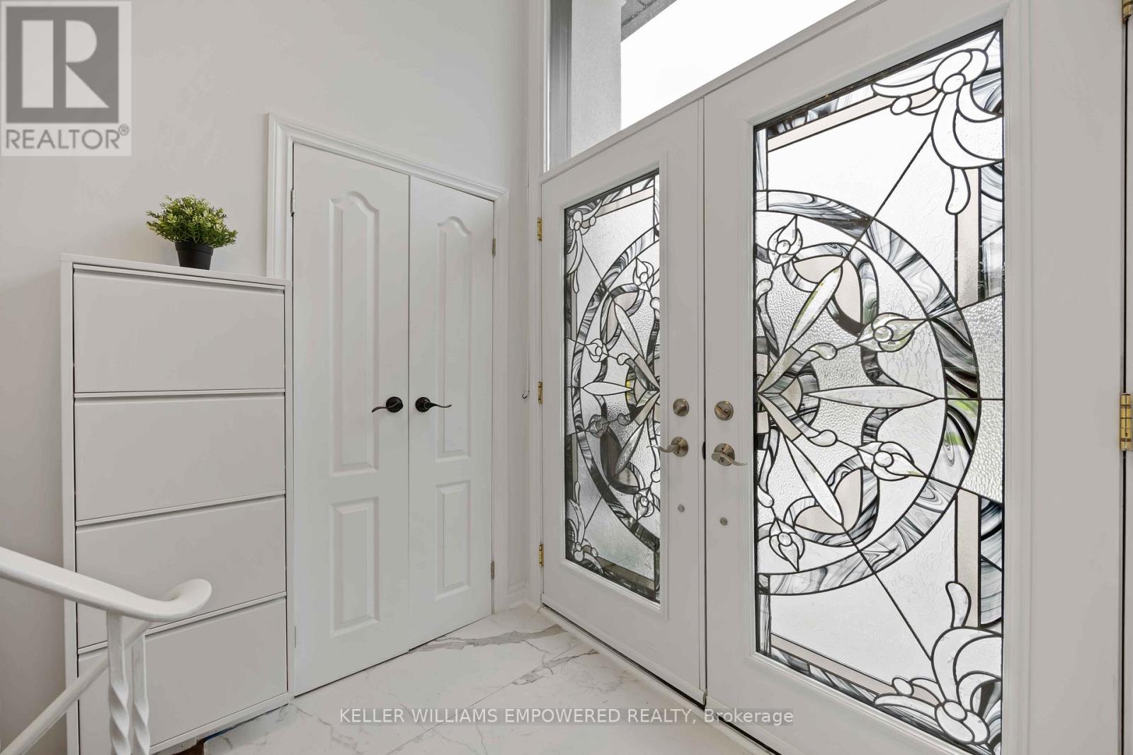 112 Kingslake Road, Toronto, Ontario  M2J 3E8 - Photo 9 - C12713144