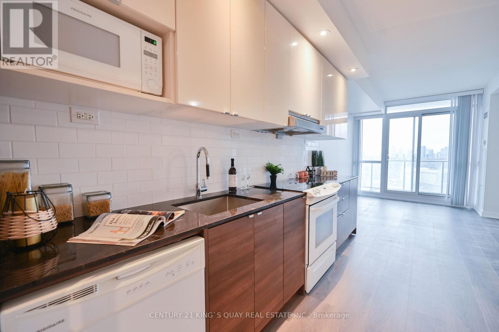 2305 - 121 Mcmahon Drive, Toronto, Ontario  M2K 5V7 - Photo 5 - C12713158