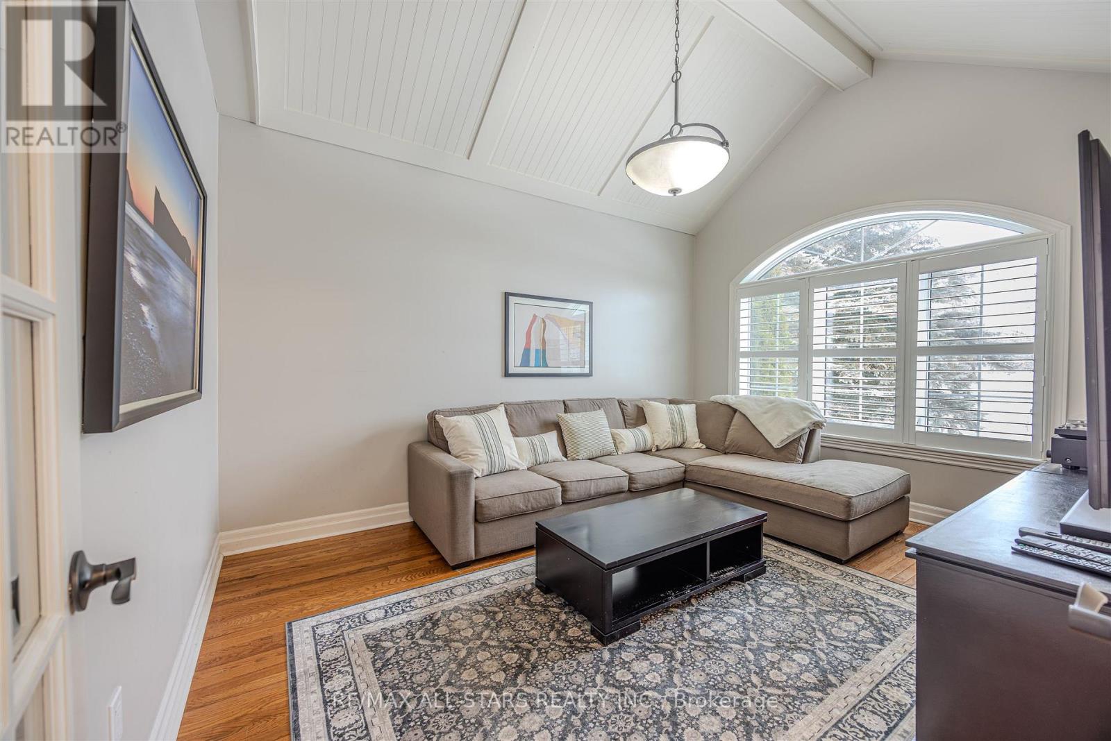 15 Glenn Gould Crescent, Uxbridge, Ontario  L9P 1W4 - Photo 5 - N12712134