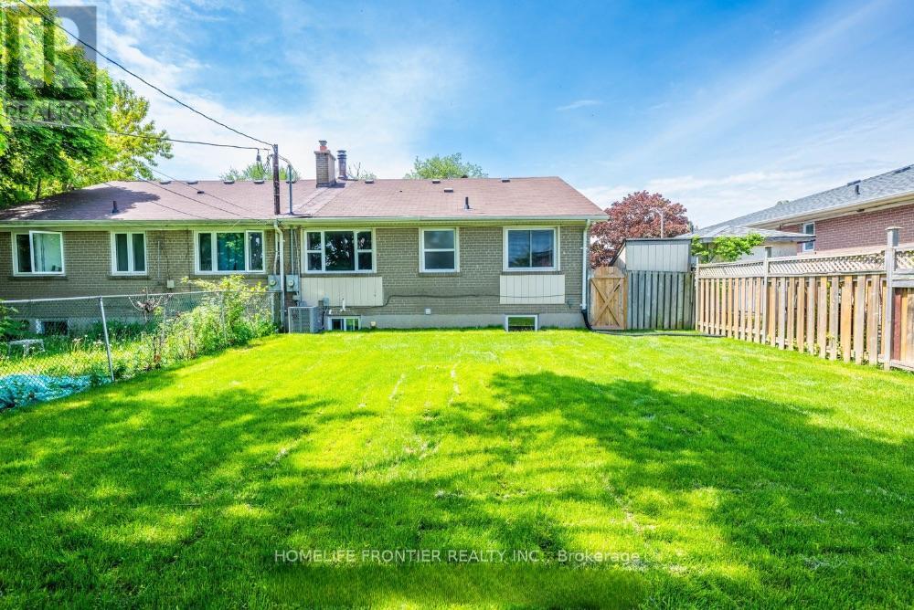 11 Thorncroft Crescent, Ajax, Ontario  L1S 2S1 - Photo 10 - E12712908