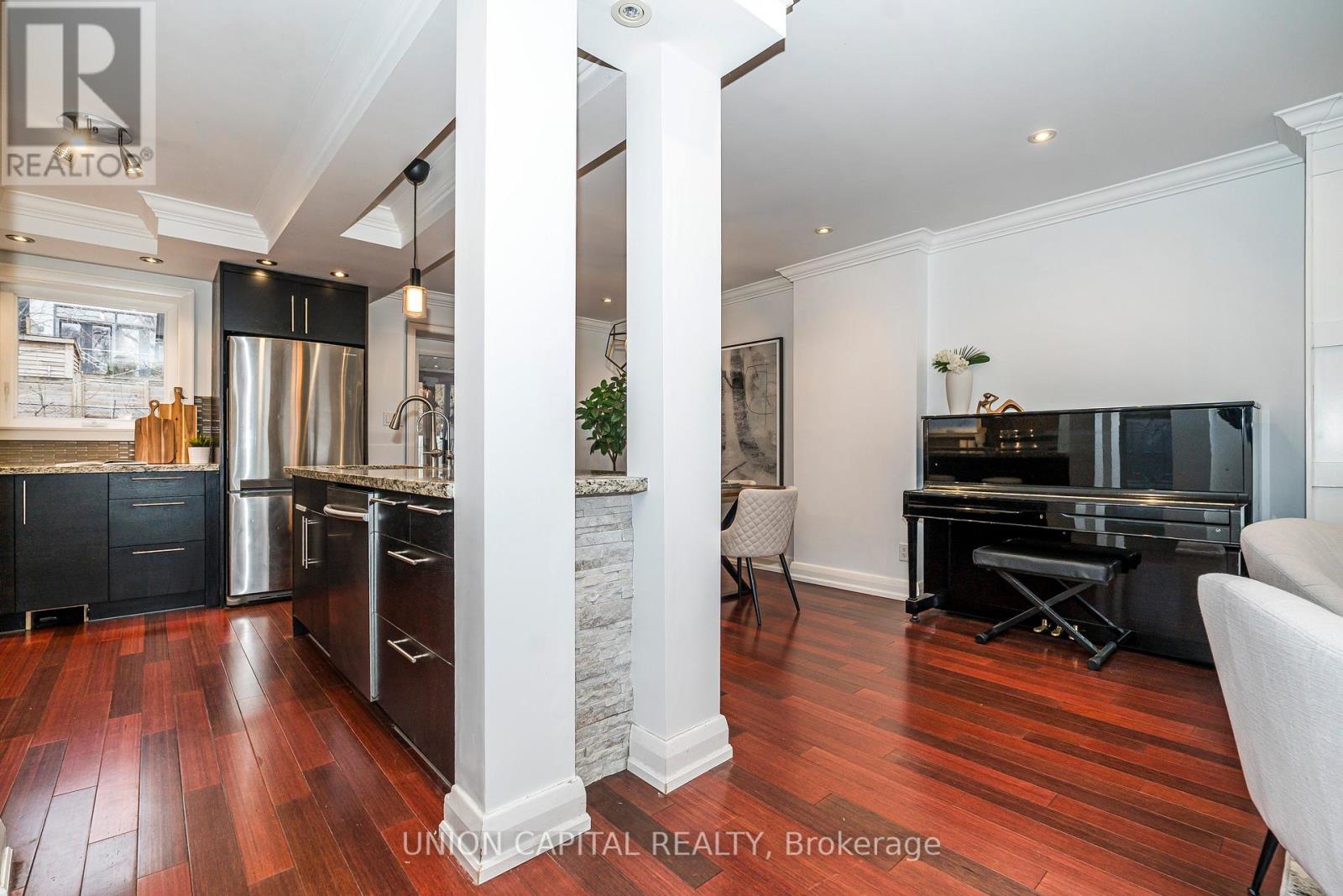 54 Glenside Avenue, Toronto, Ontario  M4L 2T5 - Photo 12 - E12712914