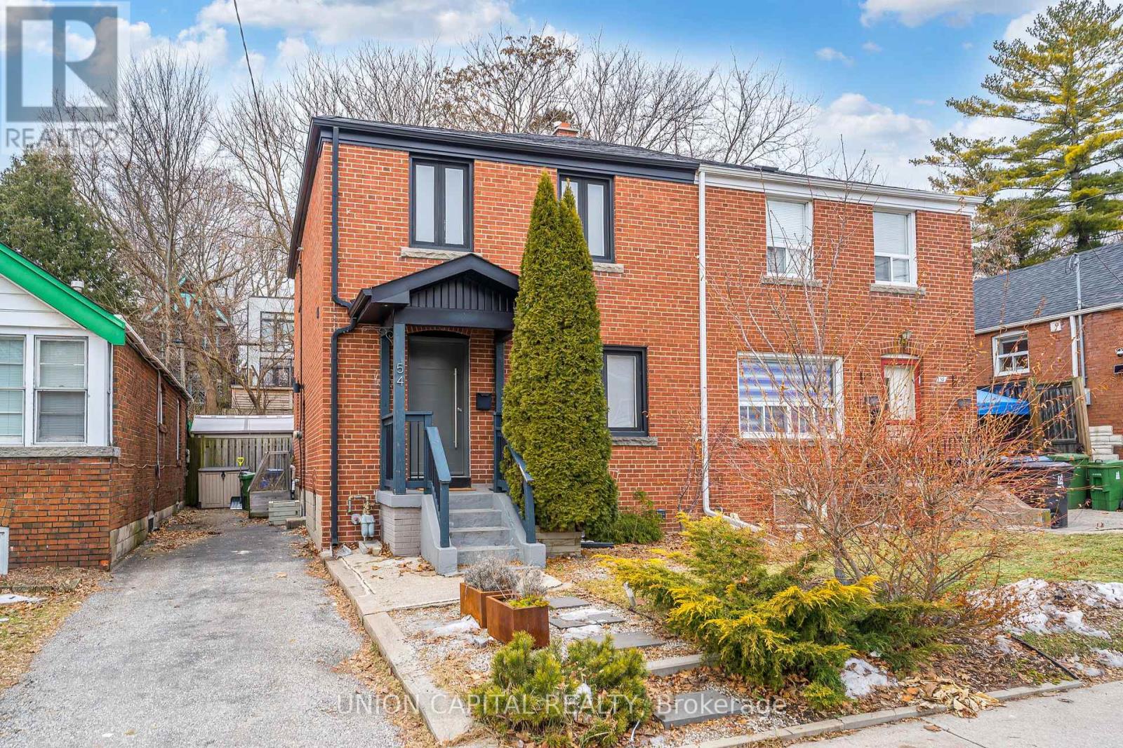 54 Glenside Avenue, Toronto, Ontario  M4L 2T5 - Photo 2 - E12712914