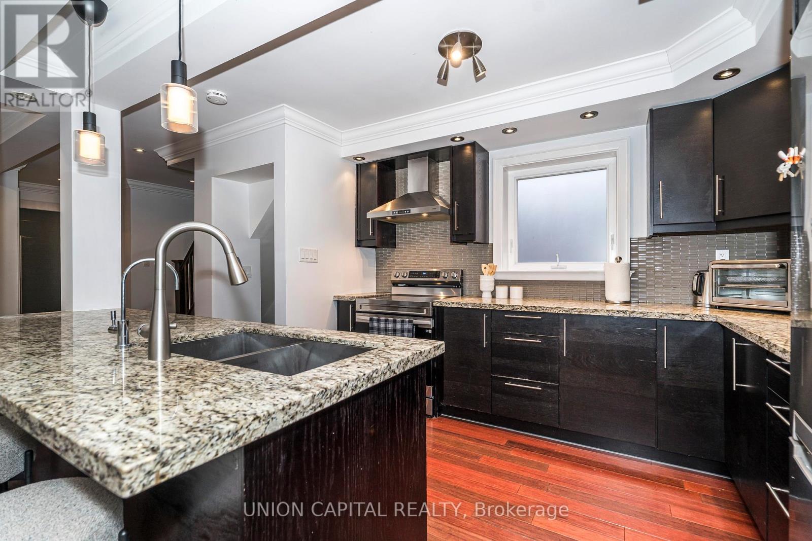 54 Glenside Avenue, Toronto, Ontario  M4L 2T5 - Photo 21 - E12712914