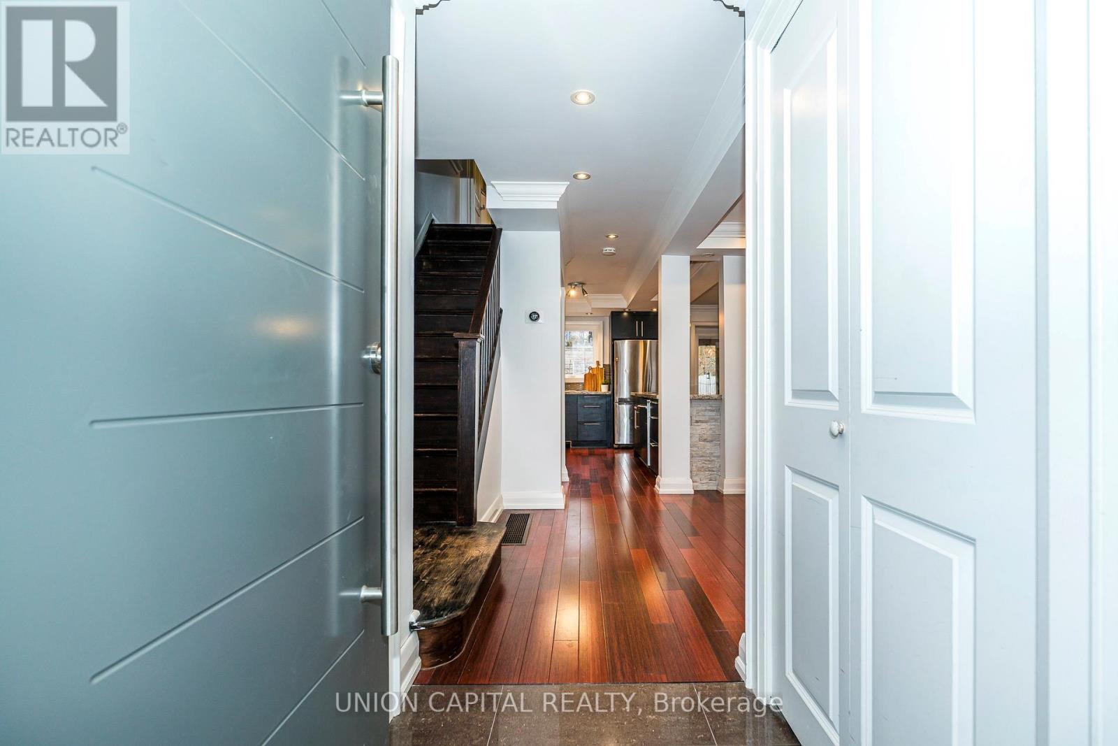 54 Glenside Avenue, Toronto, Ontario  M4L 2T5 - Photo 5 - E12712914