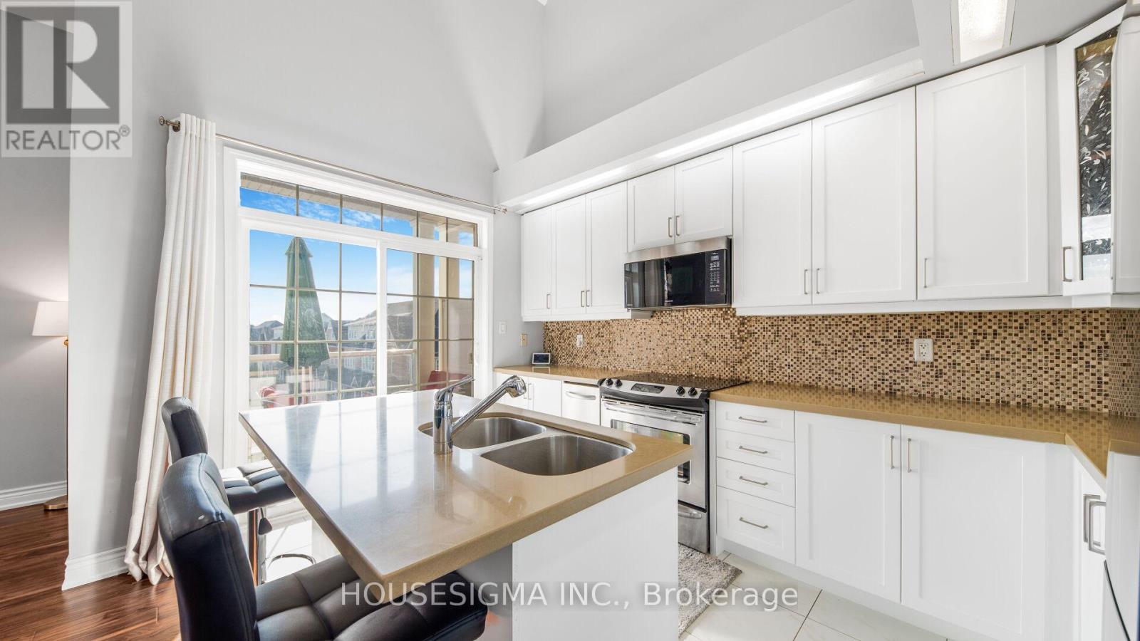 18 Lovegrove Lane, Ajax, Ontario  L1S 0E7 - Photo 4 - E12712938