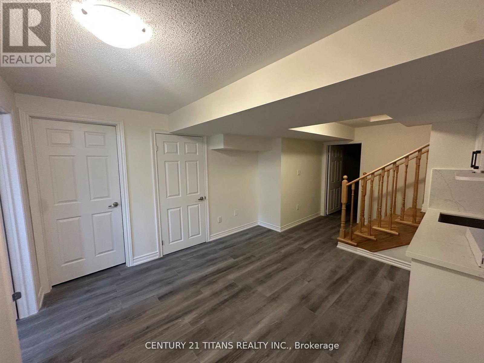 1131 Plymouth Drive, Oshawa, Ontario  L1H 8L7 - Photo 5 - E12713018