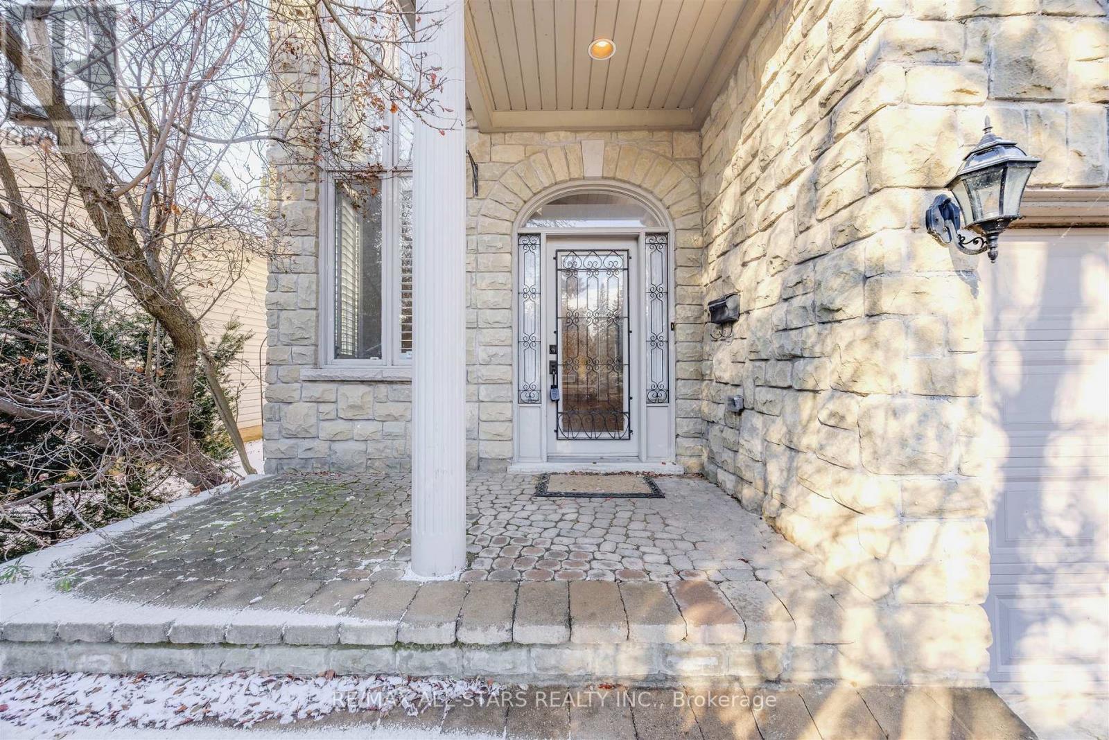 458 Guildwood Parkway, Toronto, Ontario  M1E 1R5 - Photo 8 - E12713042