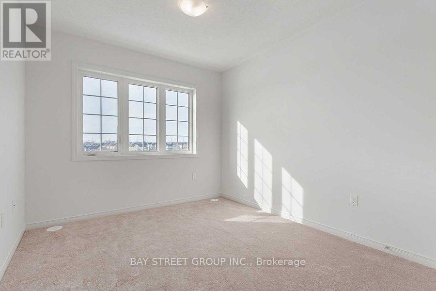 2378 Chevron Prince Path, Oshawa, Ontario  L1L 0L1 - Photo 3 - E12713178