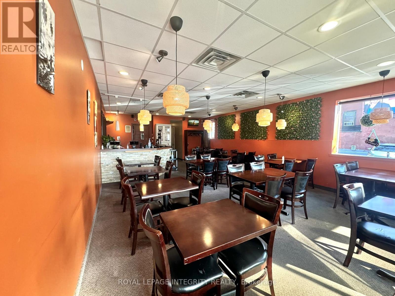 511 Bank Street, Ottawa, Ontario  K2P 1Z5 - Photo 4 - X12330828