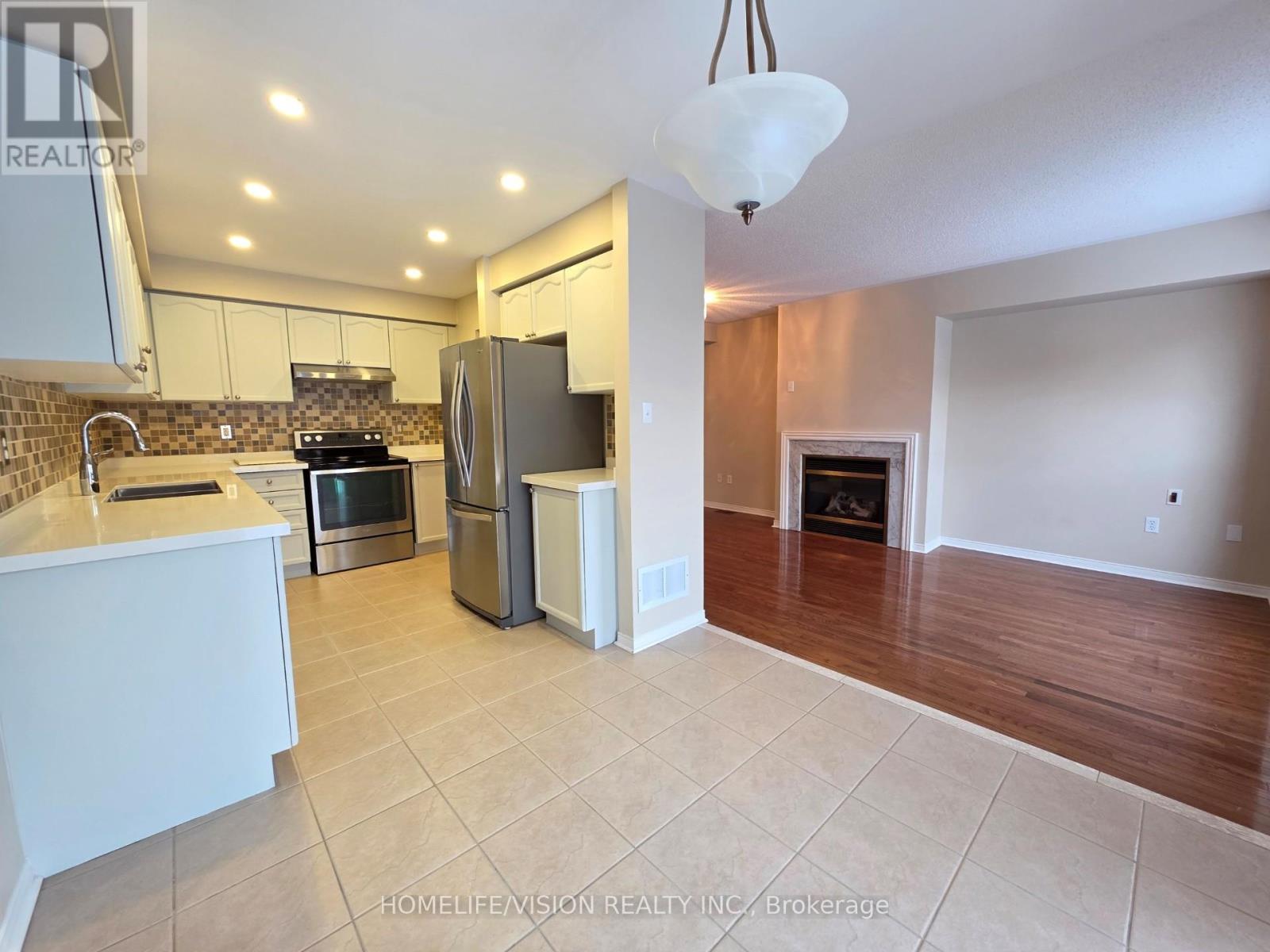 54 MCNALLY WAY, Aurora, Ontario