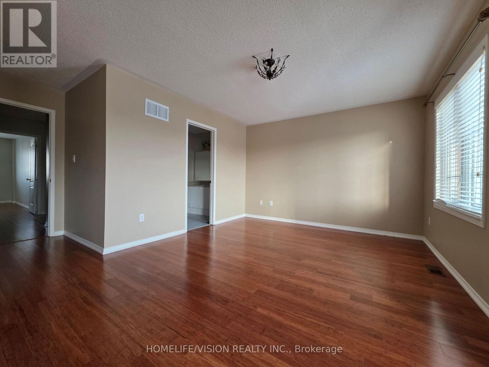 54 Mcnally Way, Aurora, Ontario  L4G 7V3 - Photo 11 - N12712880