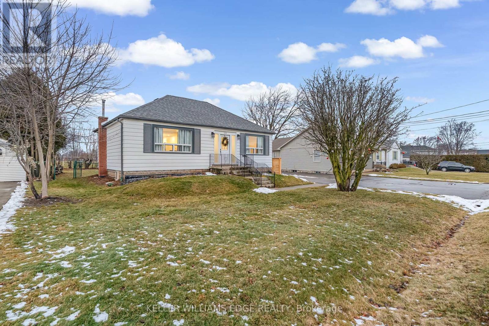 101 Corman Avenue, Hamilton, Ontario  L8G 3W3 - Photo 2 - X12678052