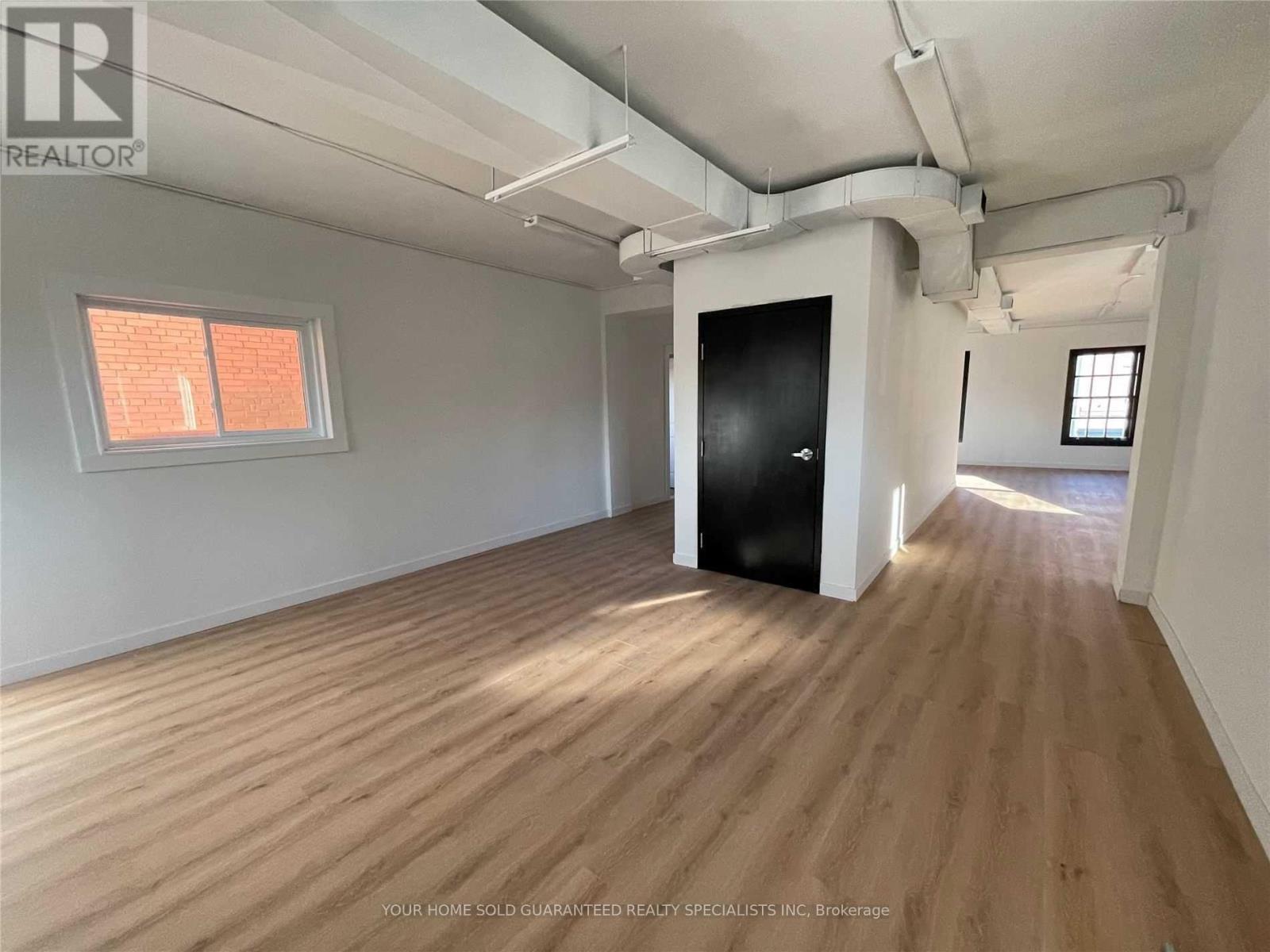 A - 184 Main Street S, Newmarket, Ontario  L3Y 3Z2 - Photo 2 - N12712982