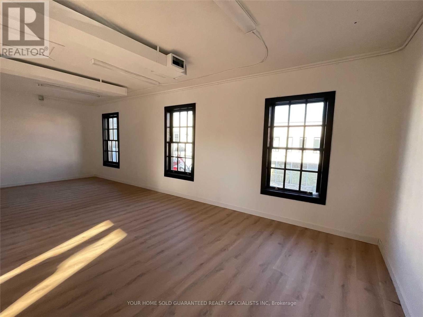 A - 184 Main Street S, Newmarket, Ontario  L3Y 3Z2 - Photo 3 - N12712982