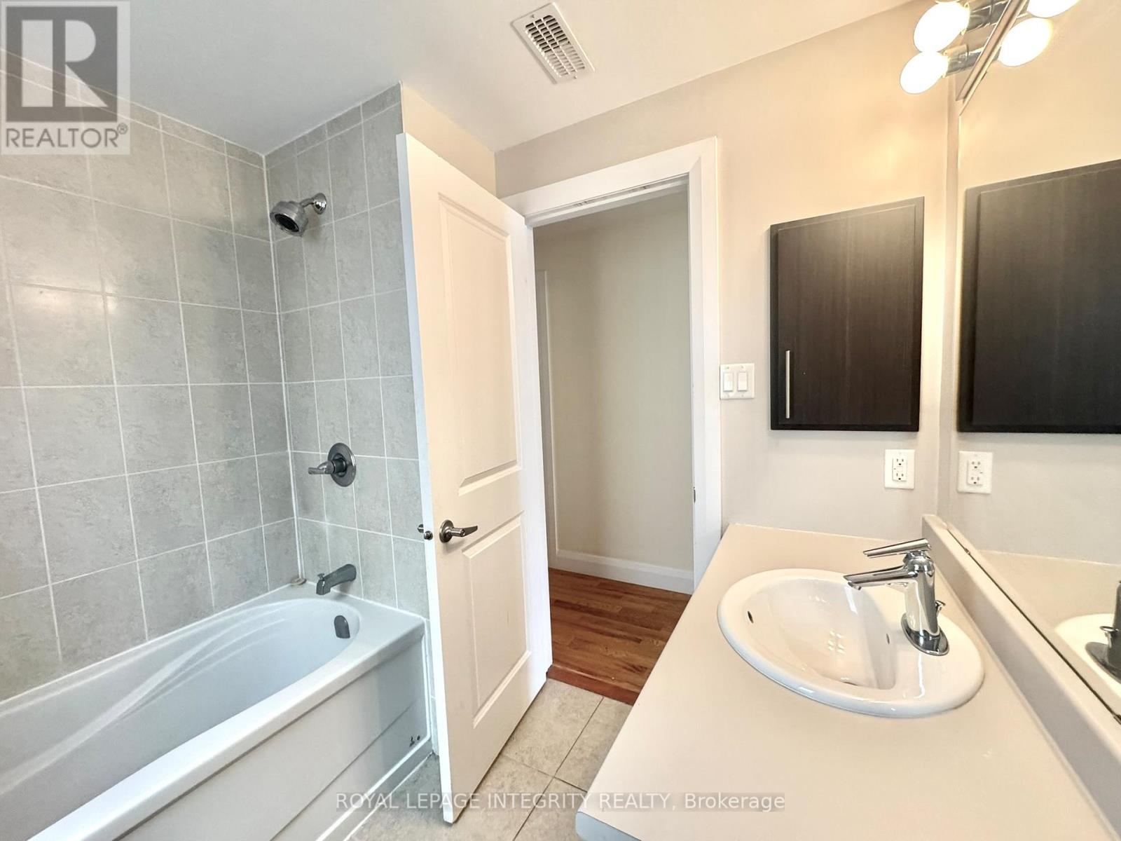 138 King George Street, Ottawa, Ontario  K1K 1V3 - Photo 5 - X12686800