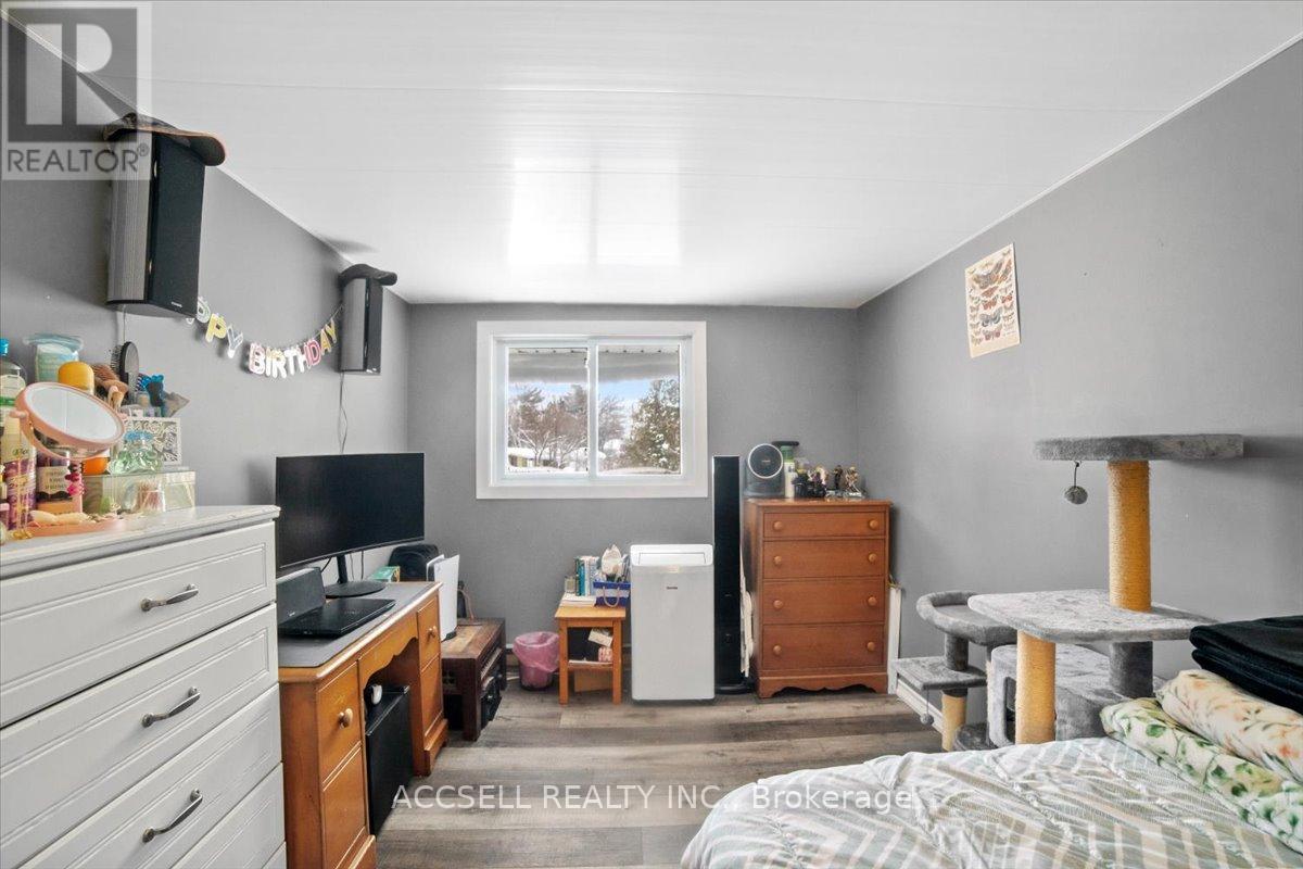 156 Evergreen Avenue, Tay, Ontario  L0K 1R0 - Photo 15 - S12713100