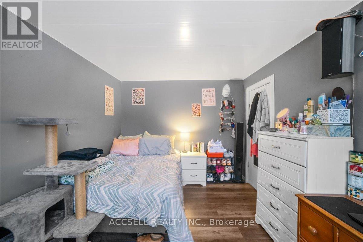 156 Evergreen Avenue, Tay, Ontario  L0K 1R0 - Photo 16 - S12713100