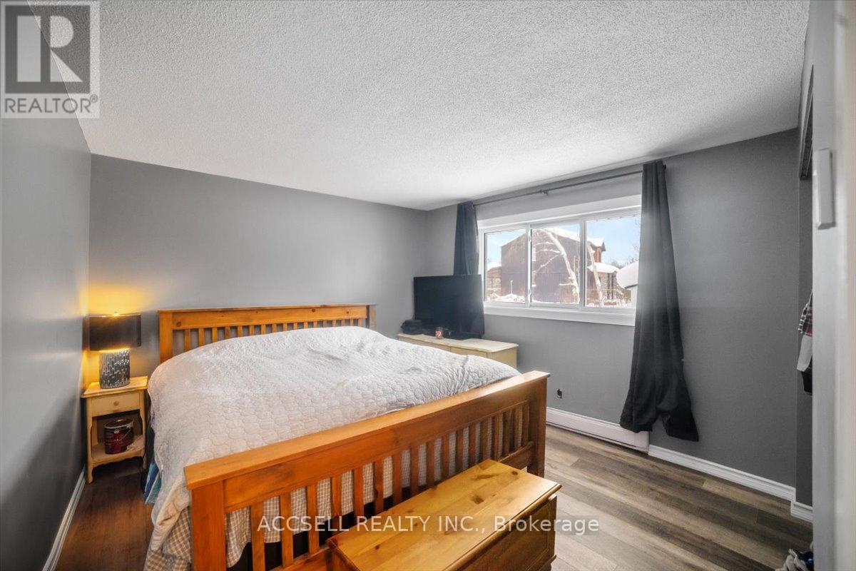 156 Evergreen Avenue, Tay, Ontario  L0K 1R0 - Photo 19 - S12713100