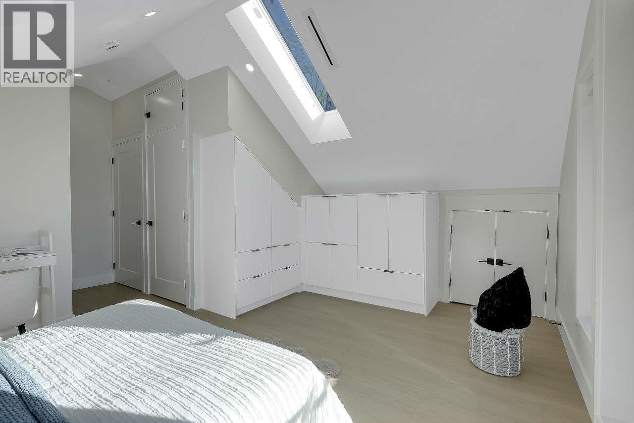 2 3558 Turner Street, Vancouver, British Columbia  V5K 2H9 - Photo 8 - R3061852