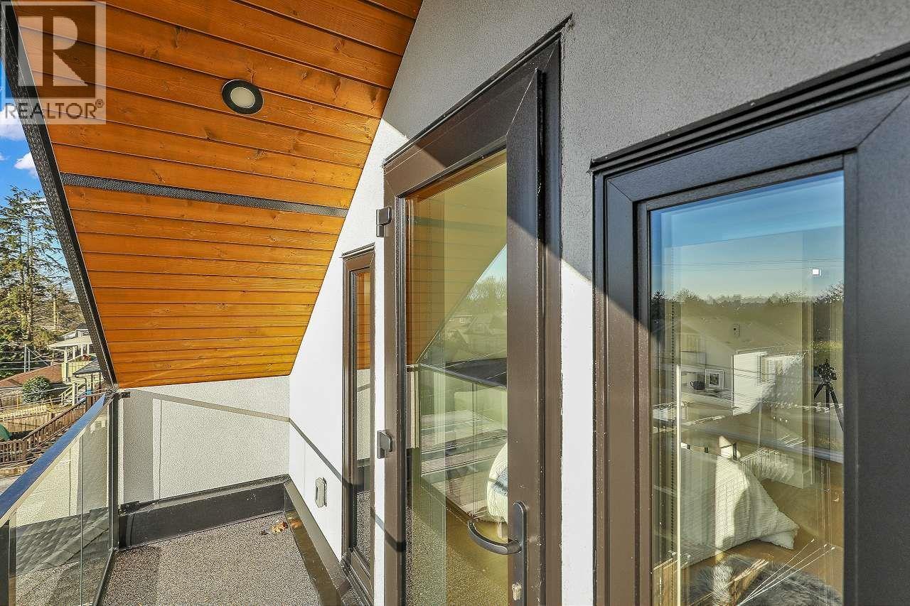 2 3558 Turner Street, Vancouver, British Columbia  V5K 2H9 - Photo 4 - R3061852