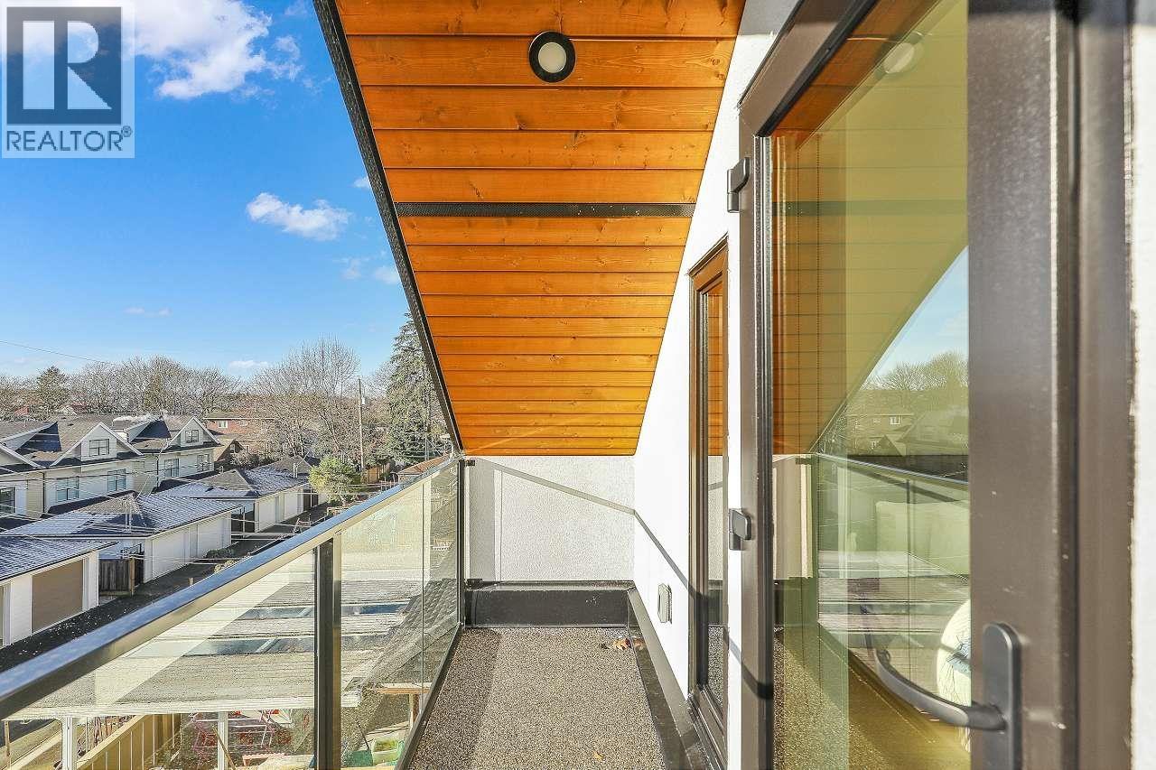 2 3558 Turner Street, Vancouver, British Columbia  V5K 2H9 - Photo 5 - R3061852