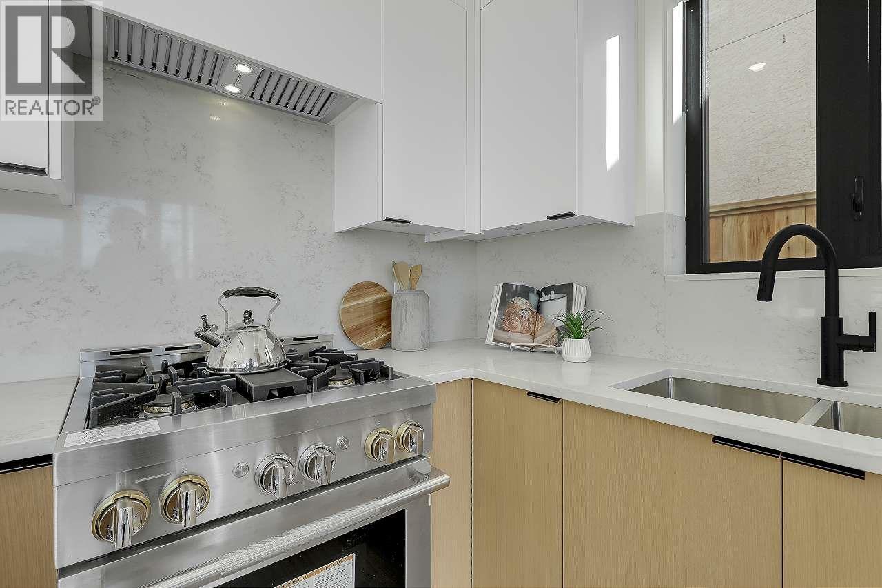 2 3558 Turner Street, Vancouver, British Columbia  V5K 2H9 - Photo 22 - R3061852