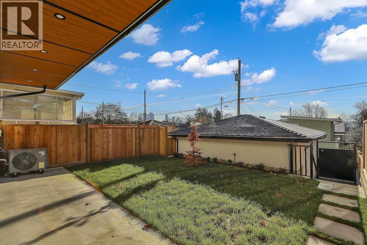 2 3558 Turner Street, Vancouver, British Columbia  V5K 2H9 - Photo 31 - R3061852