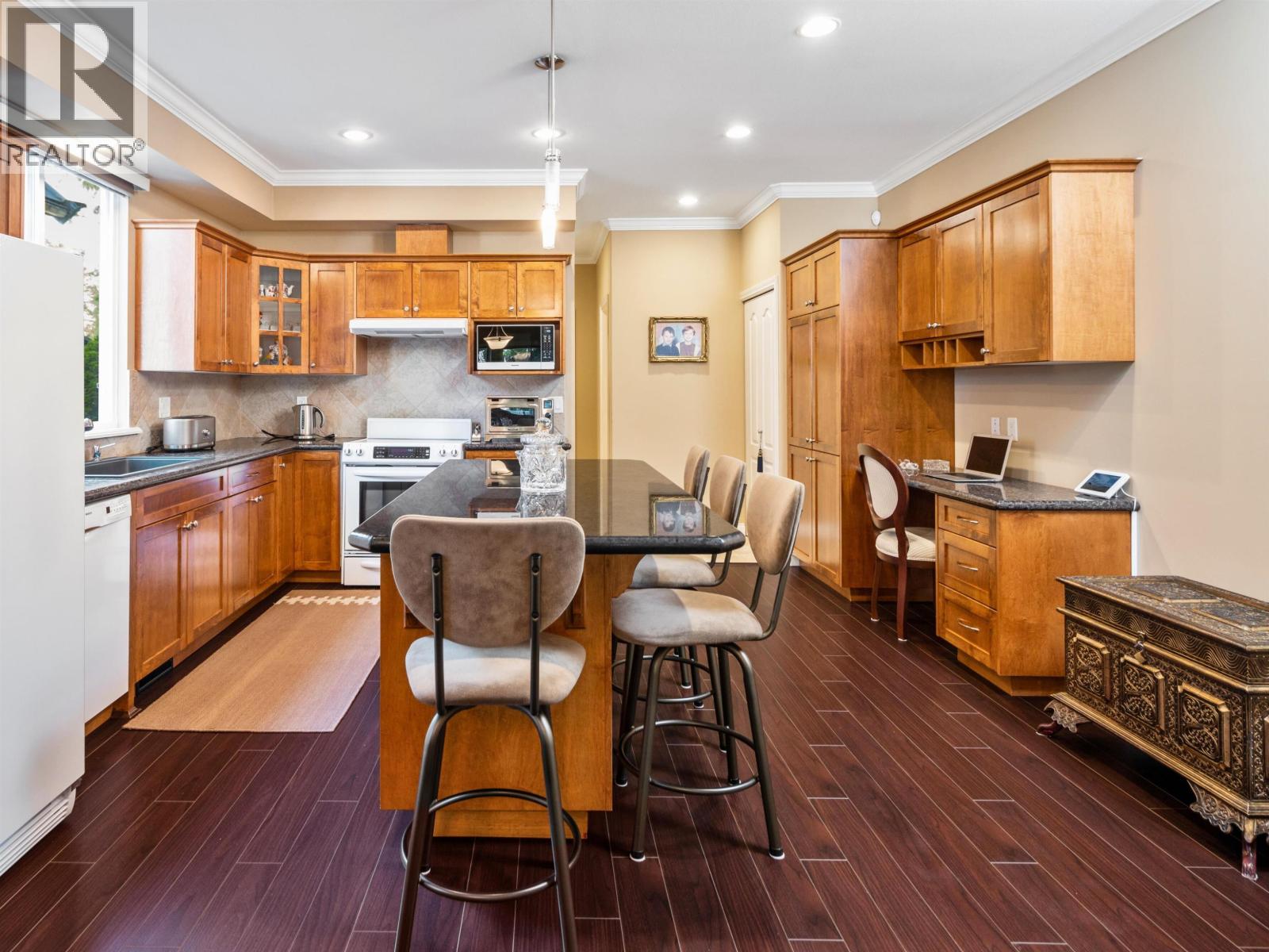 2205 Parkway Boulevard, Coquitlam, British Columbia  V3E 3P8 - Photo 11 - R3077643