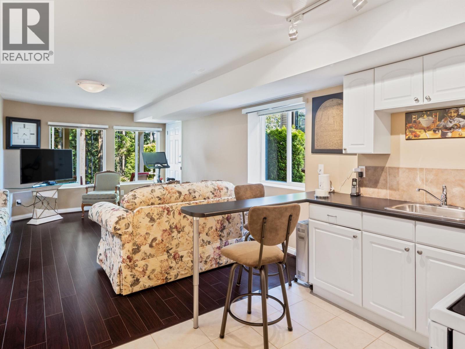 2205 Parkway Boulevard, Coquitlam, British Columbia  V3E 3P8 - Photo 33 - R3077643