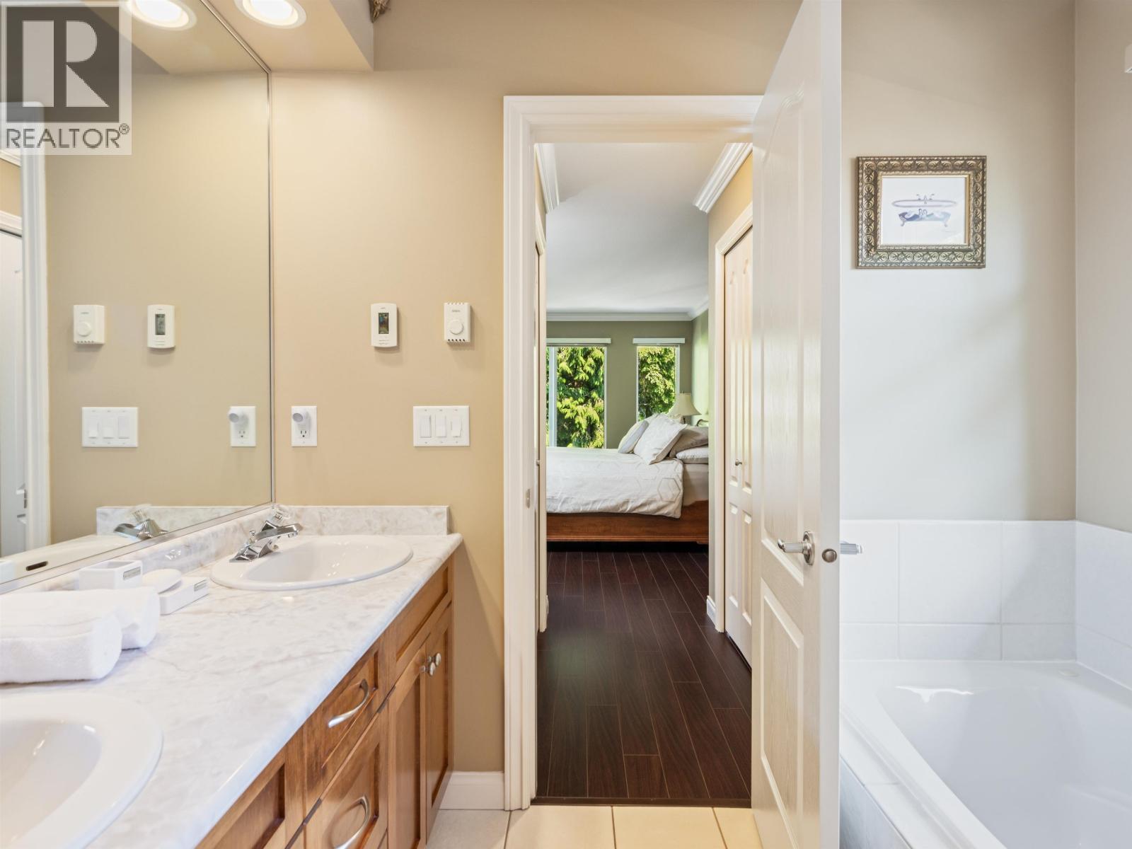 2205 Parkway Boulevard, Coquitlam, British Columbia  V3E 3P8 - Photo 26 - R3077643