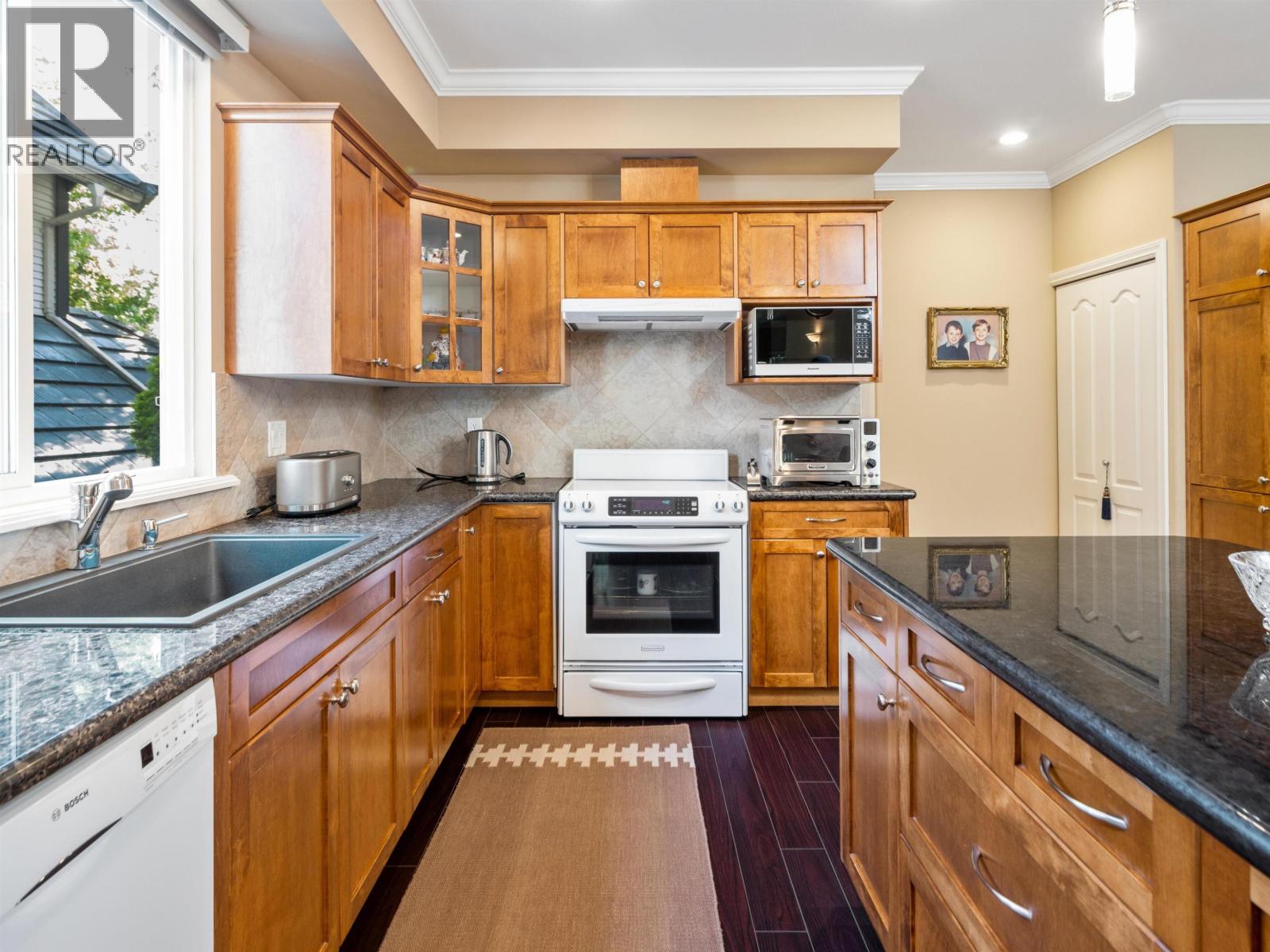 2205 Parkway Boulevard, Coquitlam, British Columbia  V3E 3P8 - Photo 10 - R3077643