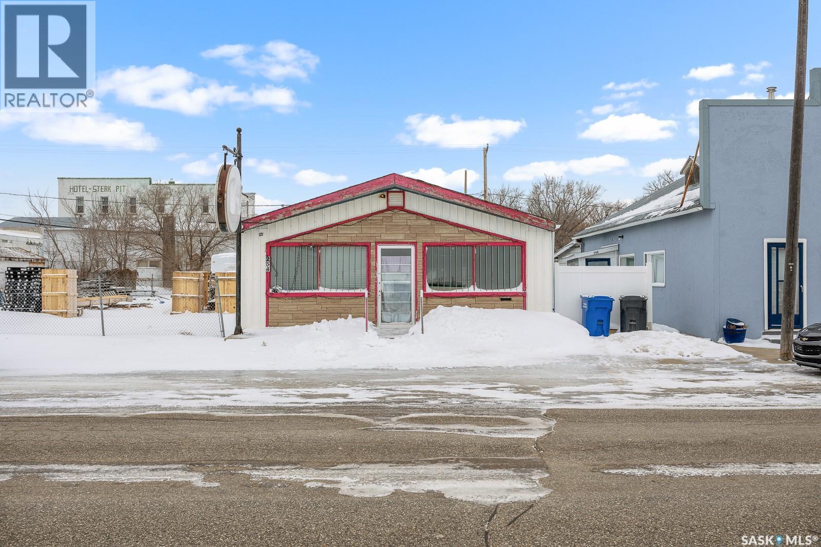 254 Railway Avenue, Southey, Saskatchewan  S0G 4P0 - Photo 1 - SK027053