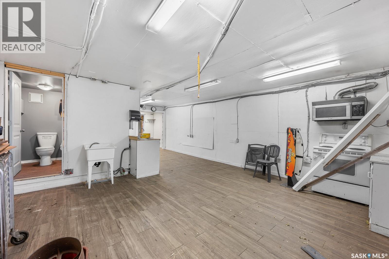 254 Railway Avenue, Southey, Saskatchewan  S0G 4P0 - Photo 9 - SK027053