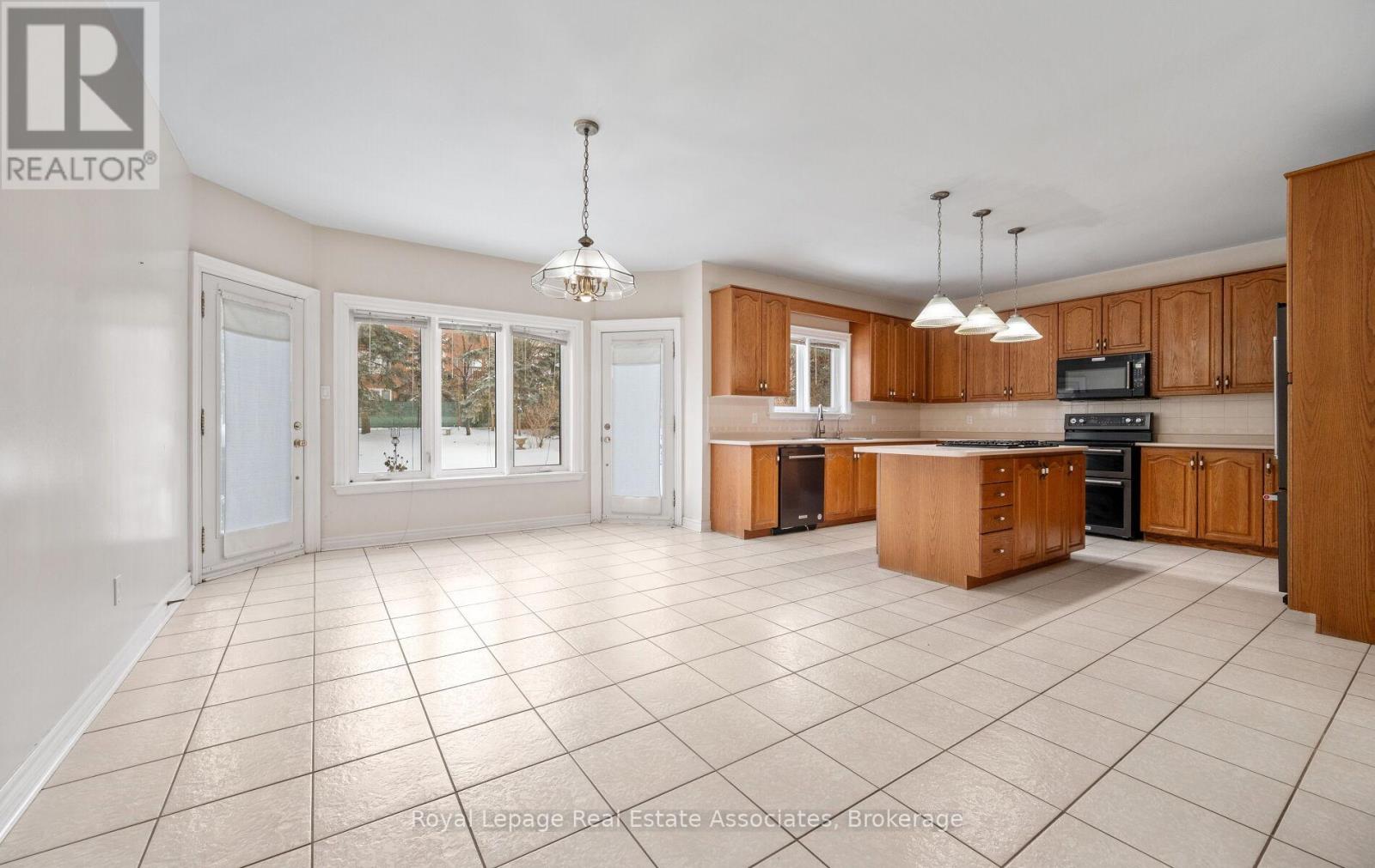 5278 Hilton Court, Mississauga, Ontario  L5M 5B5 - Photo 16 - W12712918