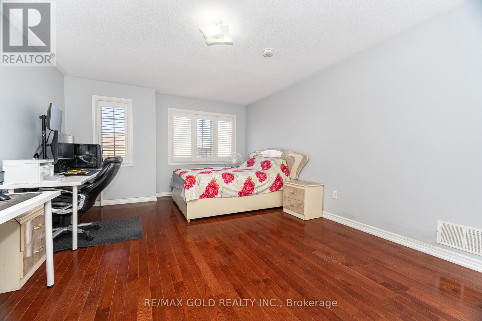 8 Goreridge Crescent, Brampton, Ontario  L6P 1P2 - Photo 17 - W12712922