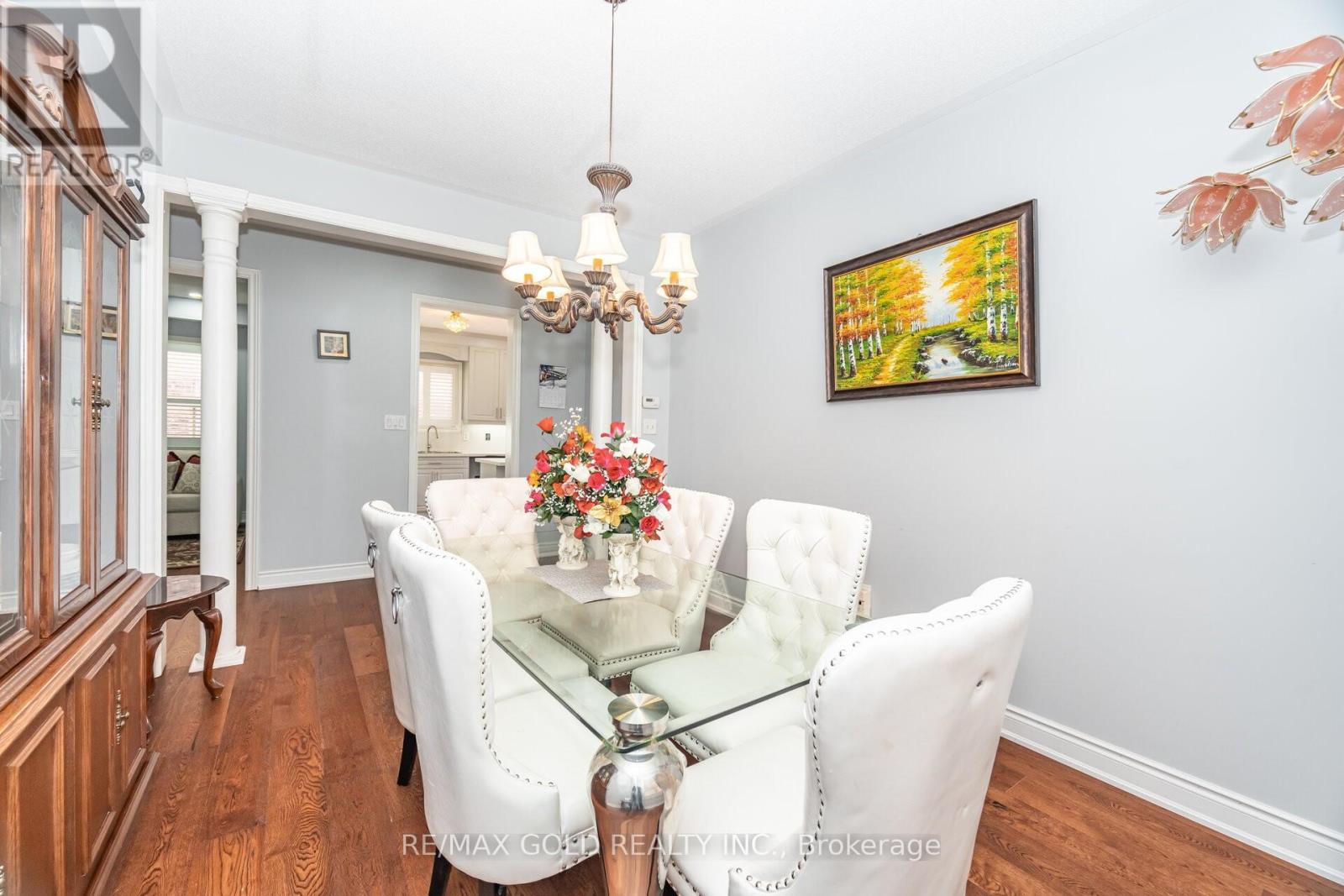 8 Goreridge Crescent, Brampton, Ontario  L6P 1P2 - Photo 5 - W12712922