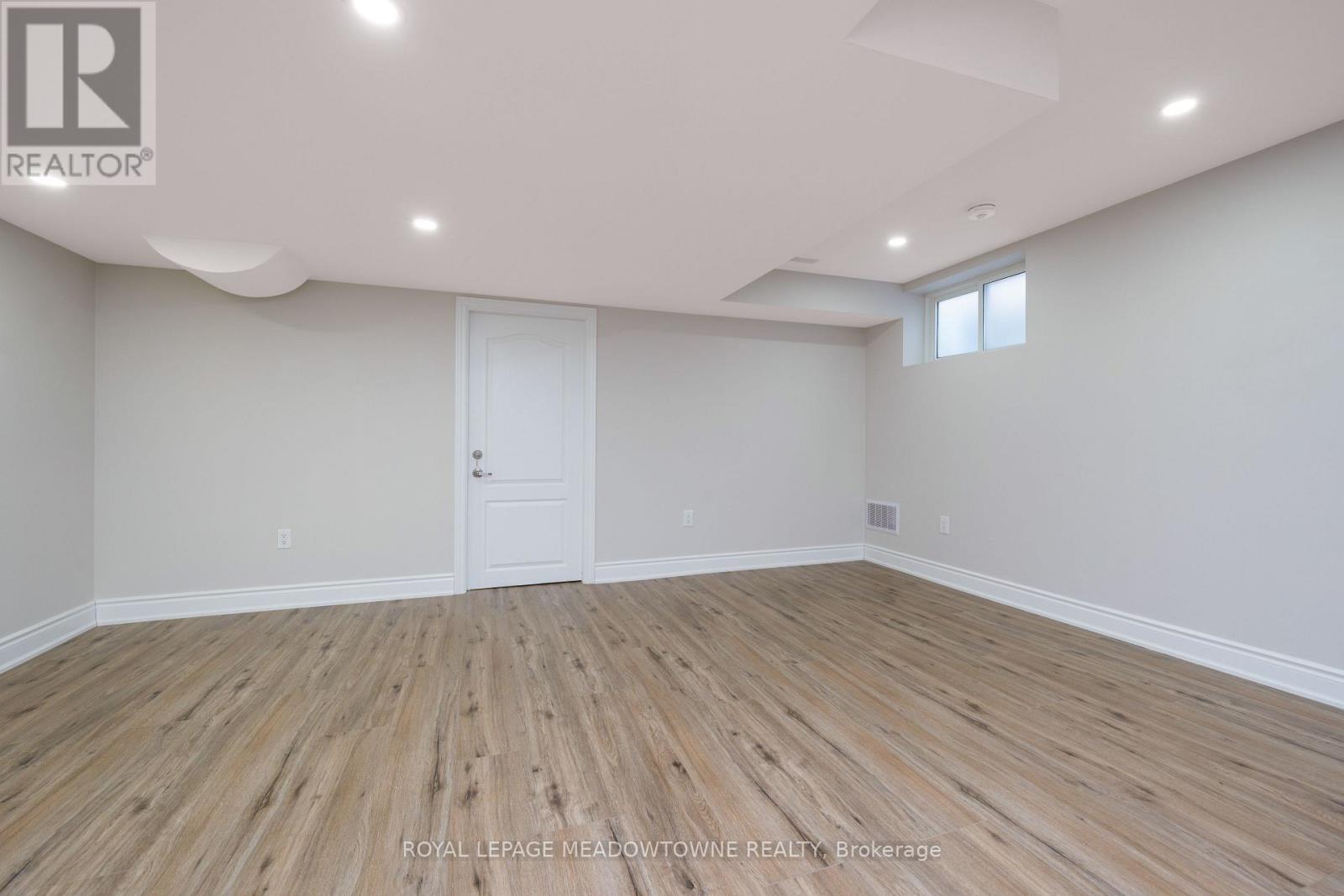 Bsmt - 54 Meadowglen Boulevard, Halton Hills, Ontario  L7G 6J7 - Photo 11 - W12712924