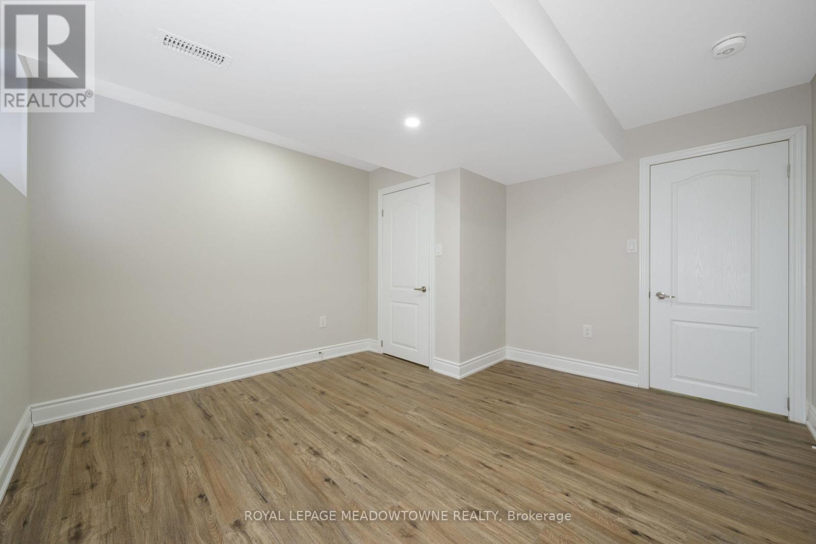 Bsmt - 54 Meadowglen Boulevard, Halton Hills, Ontario  L7G 6J7 - Photo 15 - W12712924