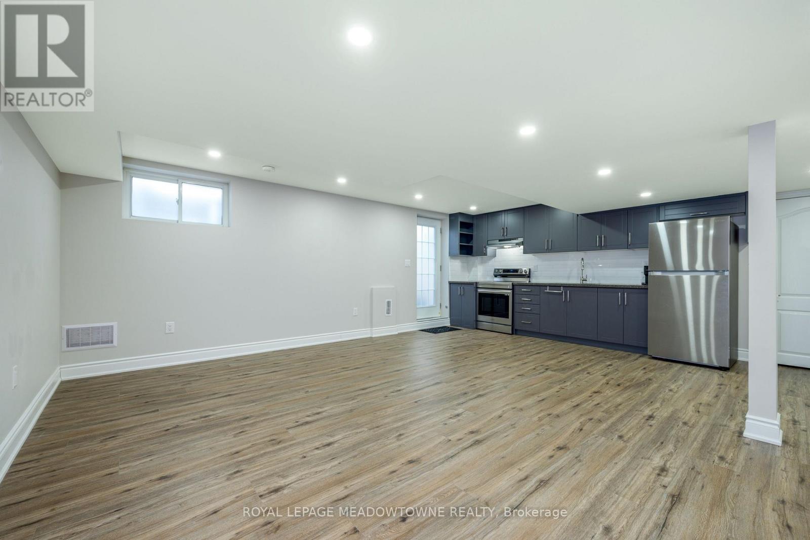 Bsmt - 54 Meadowglen Boulevard, Halton Hills, Ontario  L7G 6J7 - Photo 6 - W12712924