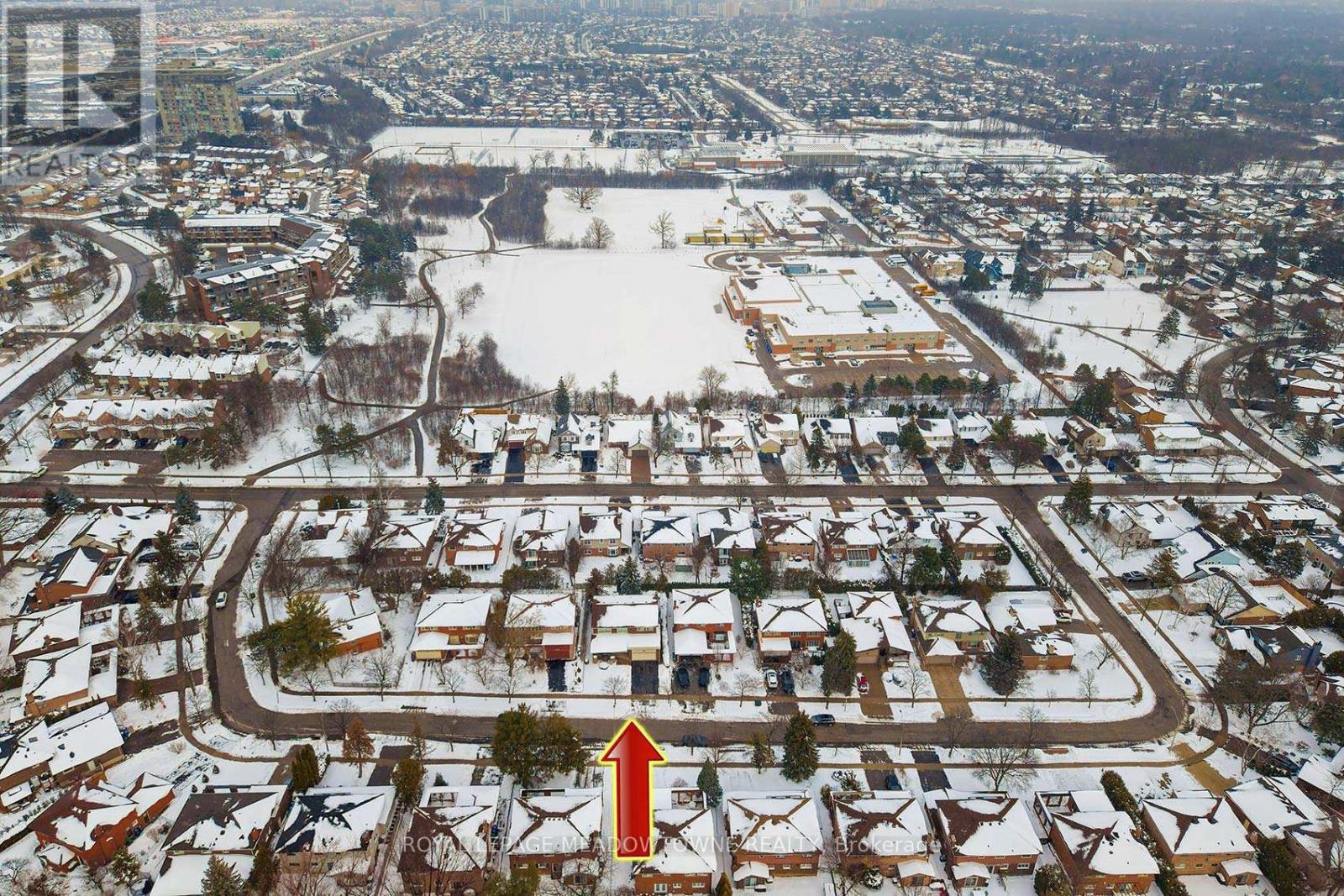 2529 Claymore Crescent, Mississauga, Ontario  L5C 3A2 - Photo 2 - W12712926