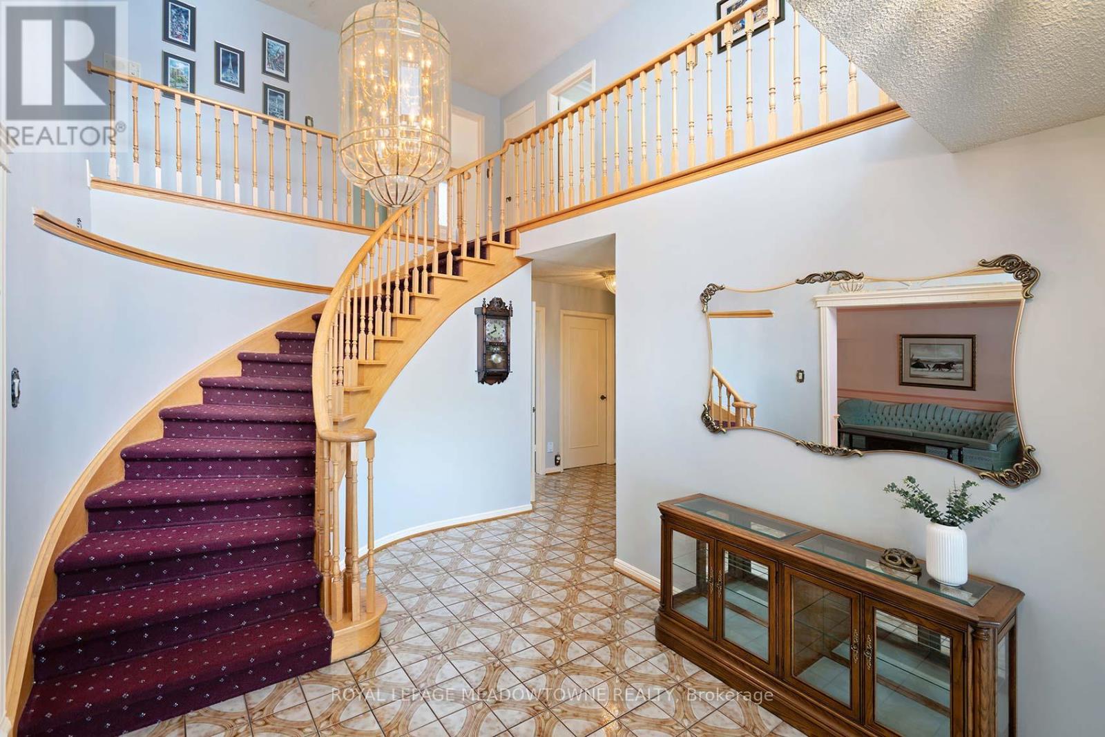 2529 Claymore Crescent, Mississauga, Ontario  L5C 3A2 - Photo 5 - W12712926