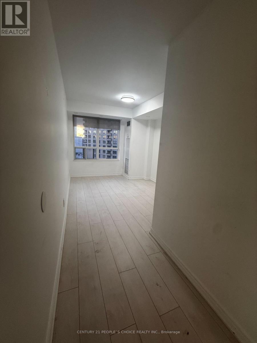 1906 - 3880 Duke Of York Boulevard, Mississauga, Ontario  L5B 4M7 - Photo 8 - W12712950