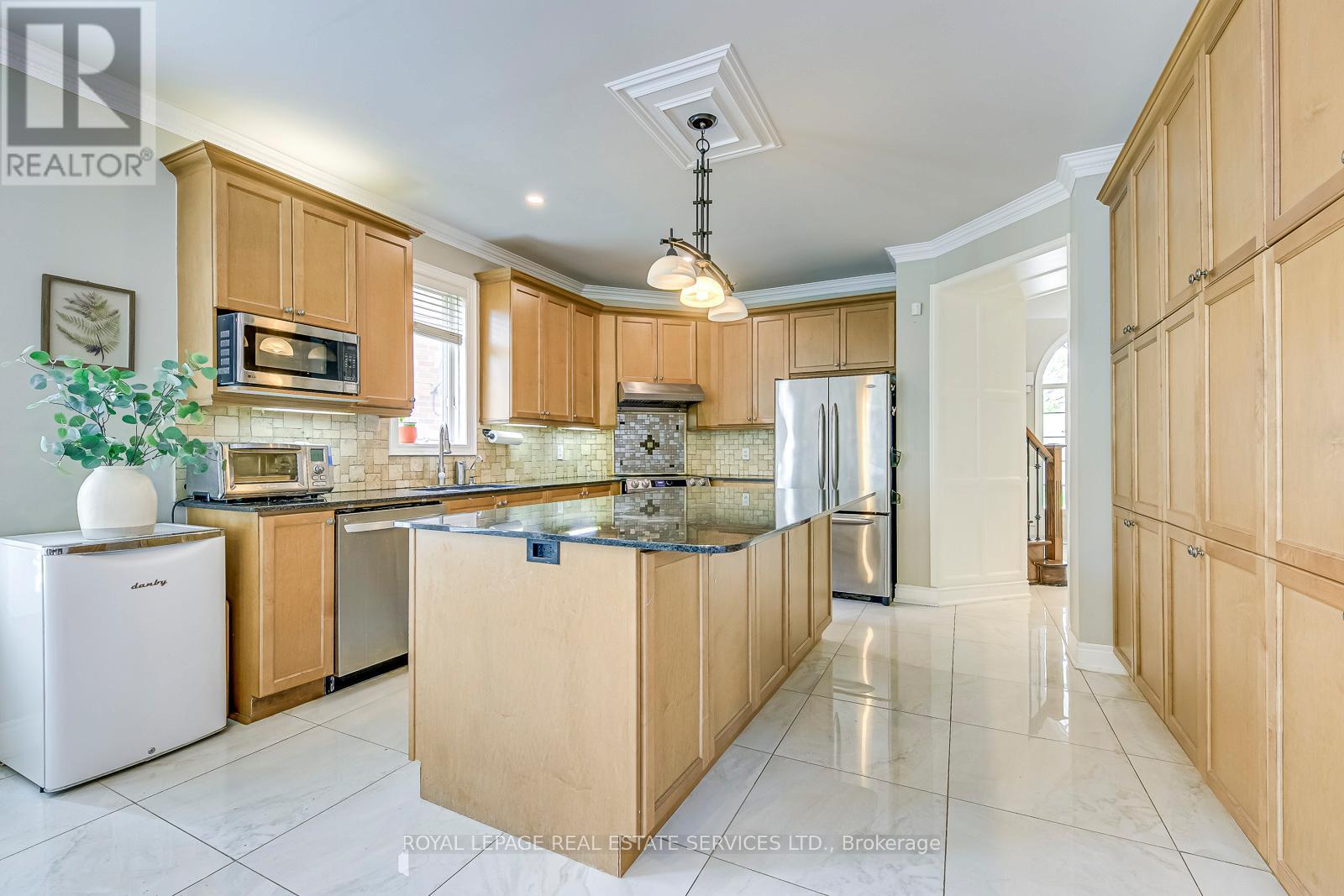 2393 Gamble Road, Oakville, Ontario  L6H 7V6 - Photo 10 - W12712968