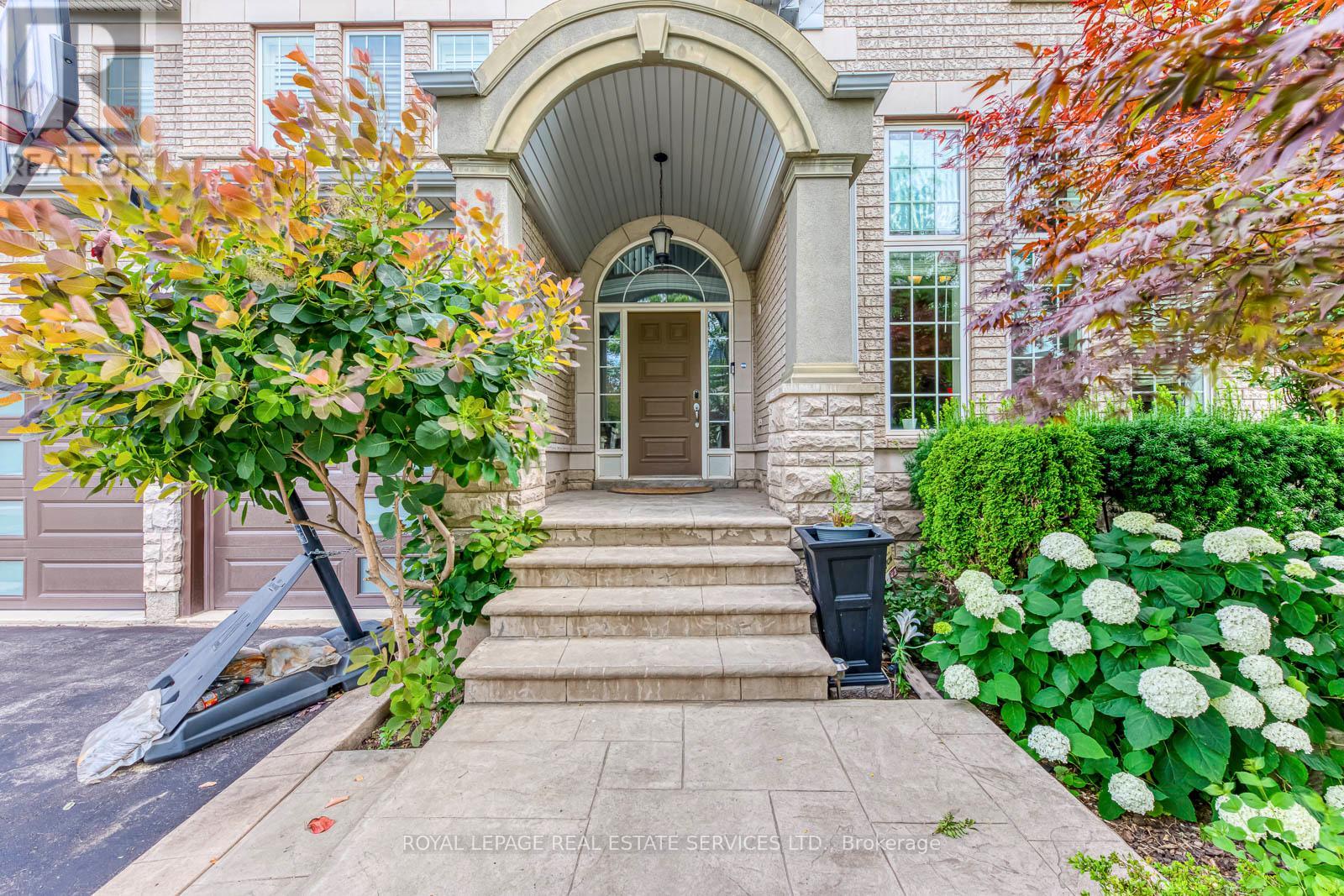 2393 Gamble Road, Oakville, Ontario  L6H 7V6 - Photo 2 - W12712968