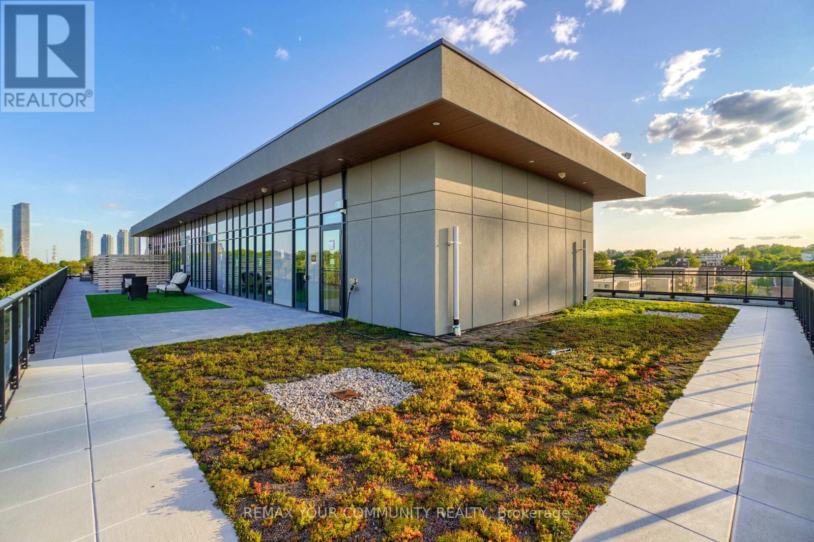 512 - 1 Neighbourhood Lane, Toronto, Ontario  M8Y 0C2 - Photo 43 - W12712988