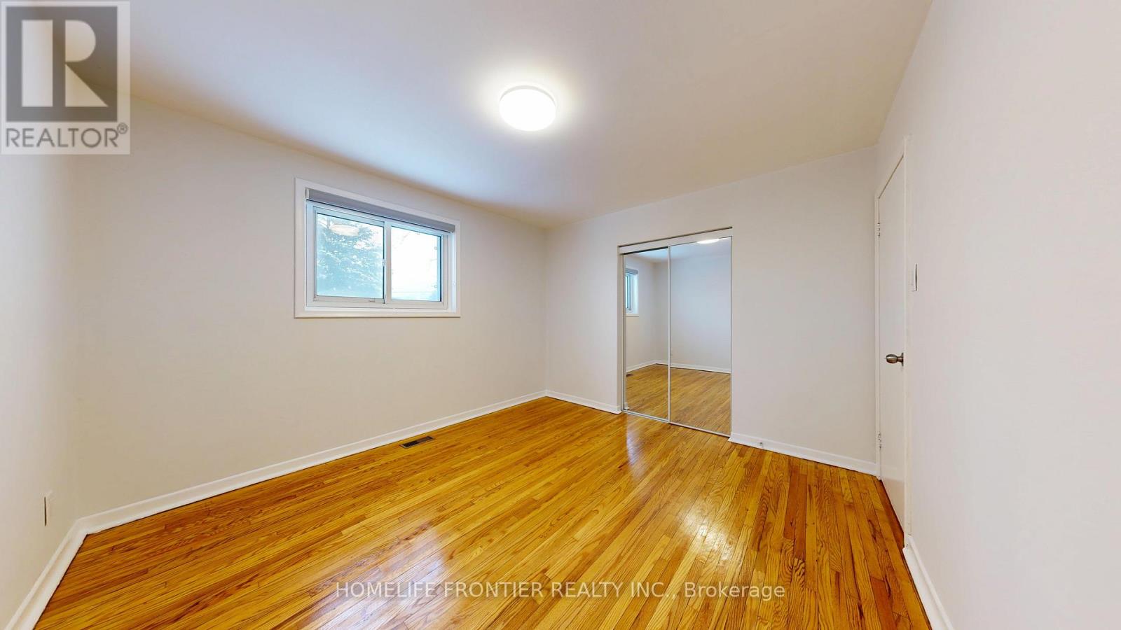 30 Farr Avenue, Toronto, Ontario  M9V 2A6 - Photo 15 - W12713022